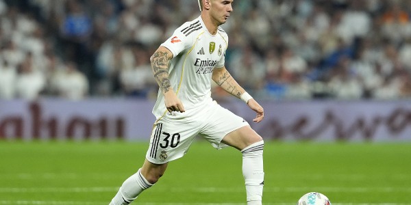 开云体育下载-阿斯：马斯坦托诺用表现征服了皇马球迷，阿隆索考虑本轮让他首发