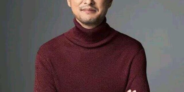 开云体育app-冯唐：享受了祖上的红利，却和别人谈“靠努力”，这是最大的无耻