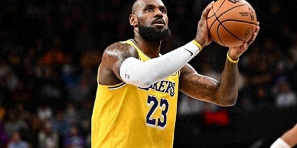 开云体育下载-真正的“活化石”！仅剩6支球队，老詹从未在季后赛交手