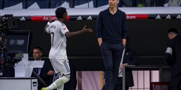 开云体育app-阿隆索下课24小时！一线队4人仍未公开告别 媒体点出三大抗命者