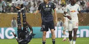 不靠谱...吕迪格连场失误送礼，让多特连追2球+巴黎开场8分钟2-0