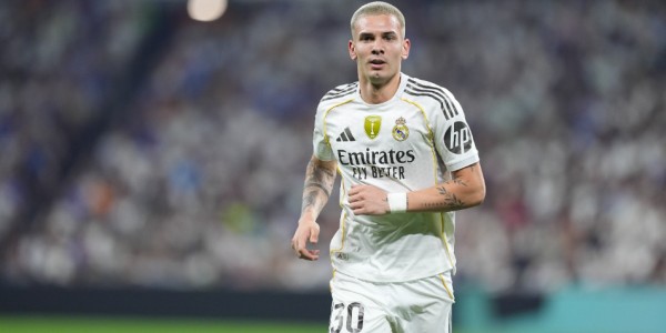 开云体育app-阿隆索下课24小时！一线队4人仍未公开告别 媒体点出三大抗命者