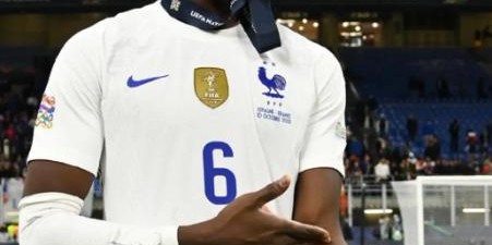 开云体育下载-不装了，博格巴突曝争议发文！尤文，曼联看笑话，球迷：难回巅峰