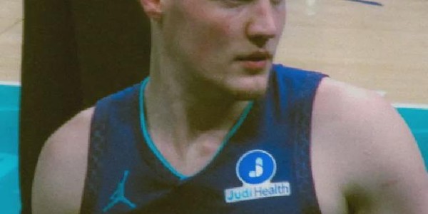 19中11！干翻三支冠军球队！力压弗拉格的新秀